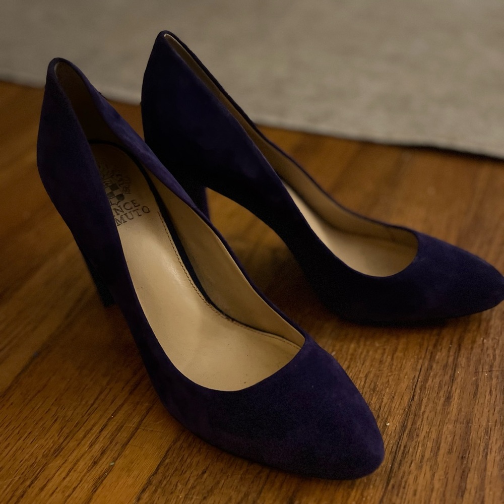Vince Camuto purple suede pump